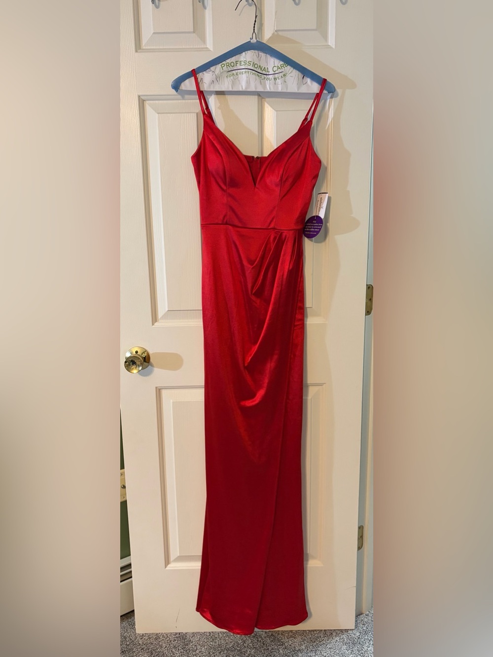 Windsor Red Sleeveless Formal Dress